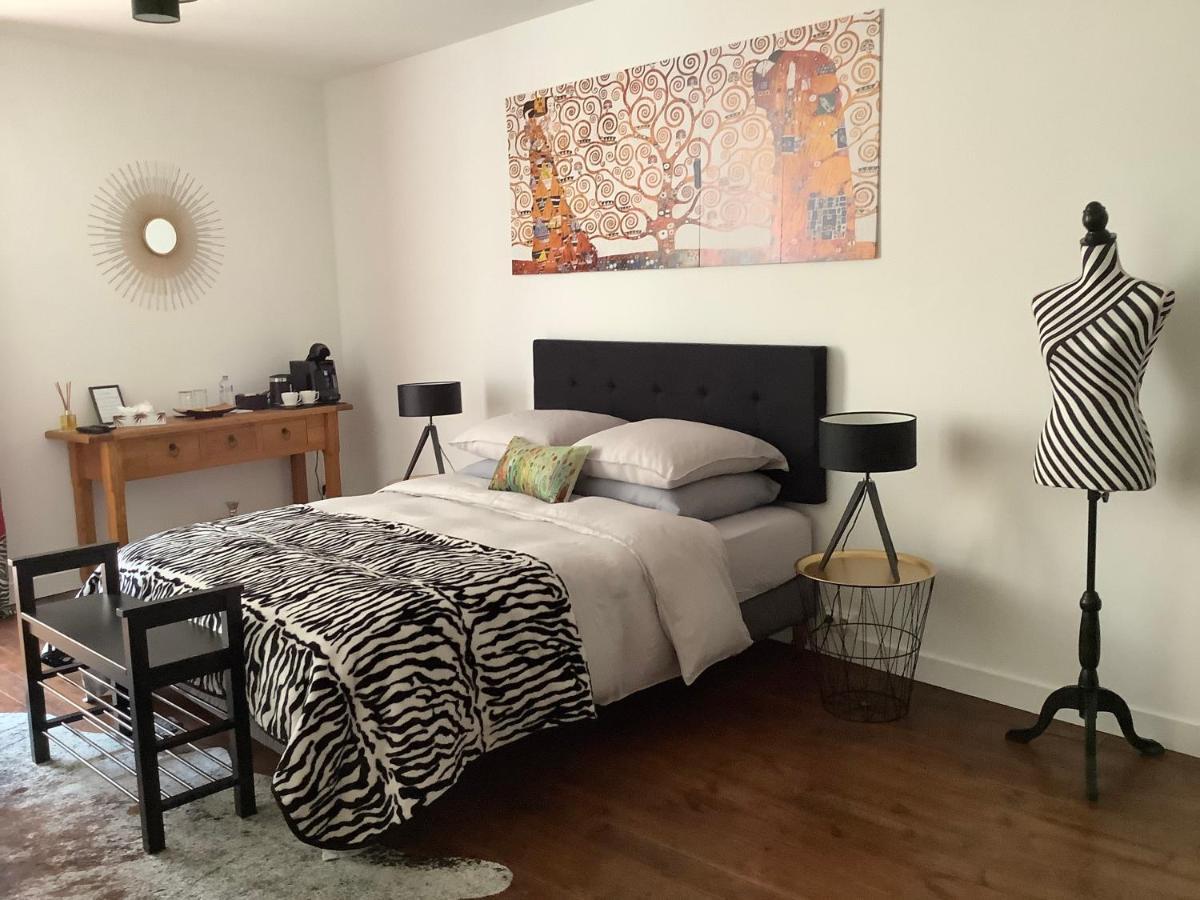 Les Halles Chambre D'Hotes ヴェルトゥイユ＝シュル＝シャラント エクステリア 写真